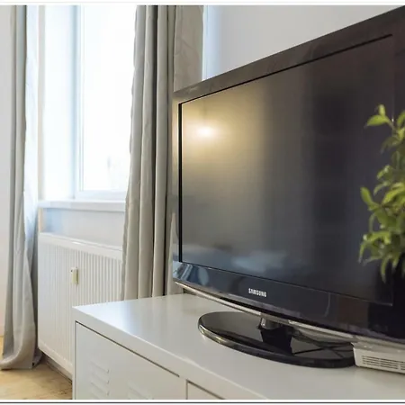 Orinoco Old Apartment Bucharest